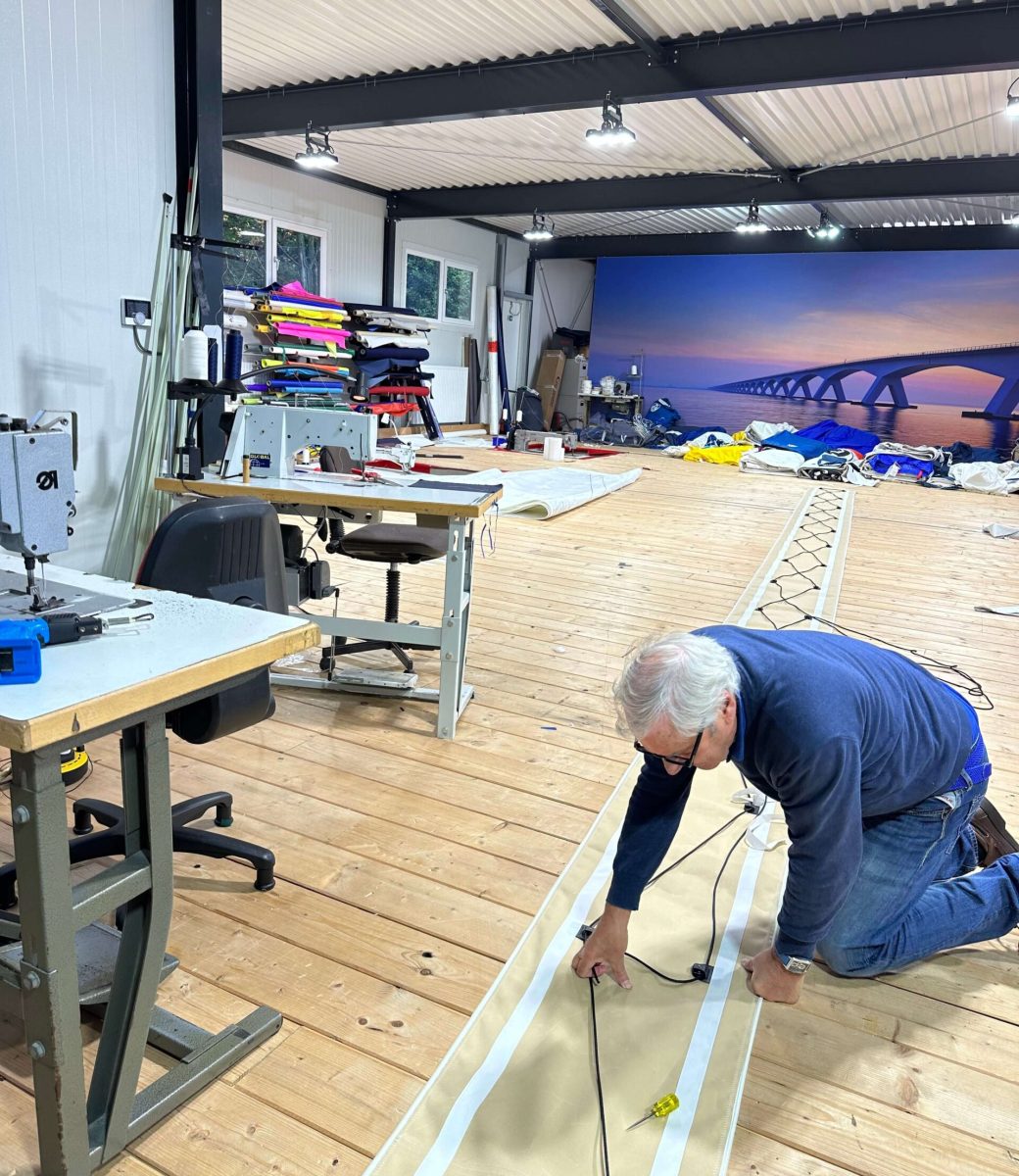 Nieuwe rolfokhoes vervaardigd in zeilmakerij Lion Sails